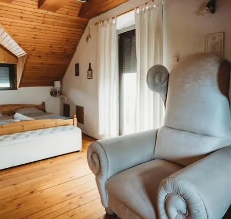 Guest house Inhauser Pinceszet&guesthouse&restaurant