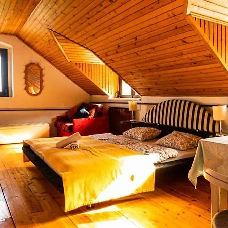 Inhauser Pinceszet&guesthouse&restaurant Somloszolos