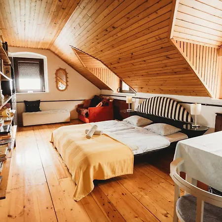 Inhauser Pinceszet&guesthouse&restaurant *
