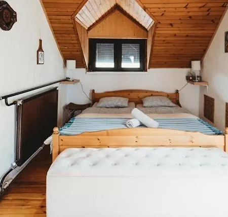 Inhauser Pinceszet&guesthouse&restaurant Guest house